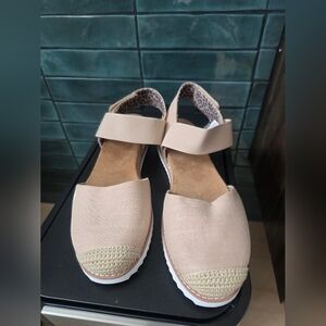 BOBS from Skechers Desert Kiss High Peaks Espadrille Sandals - Size 11